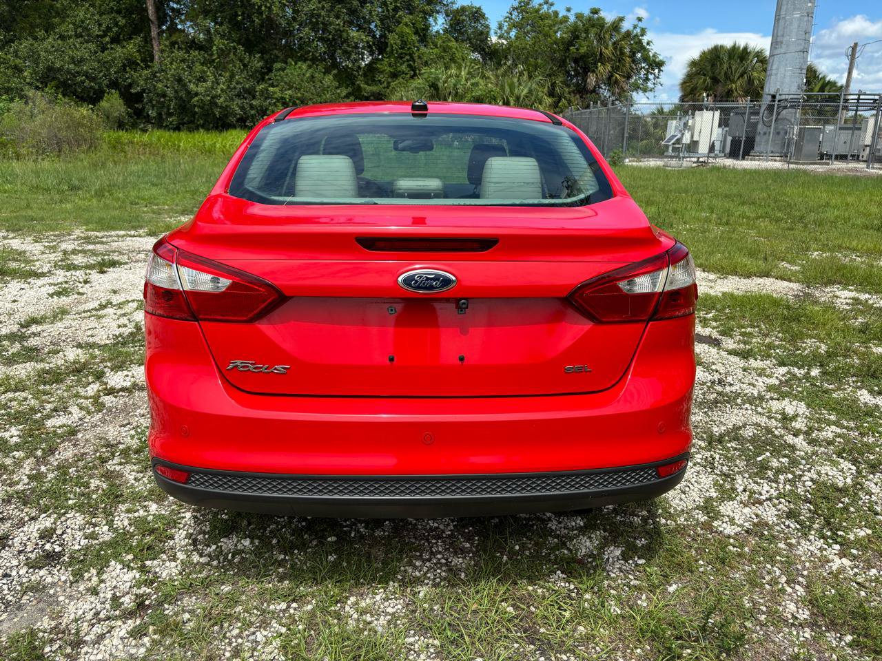 Used 2012 Ford Focus SEL FWD image 4