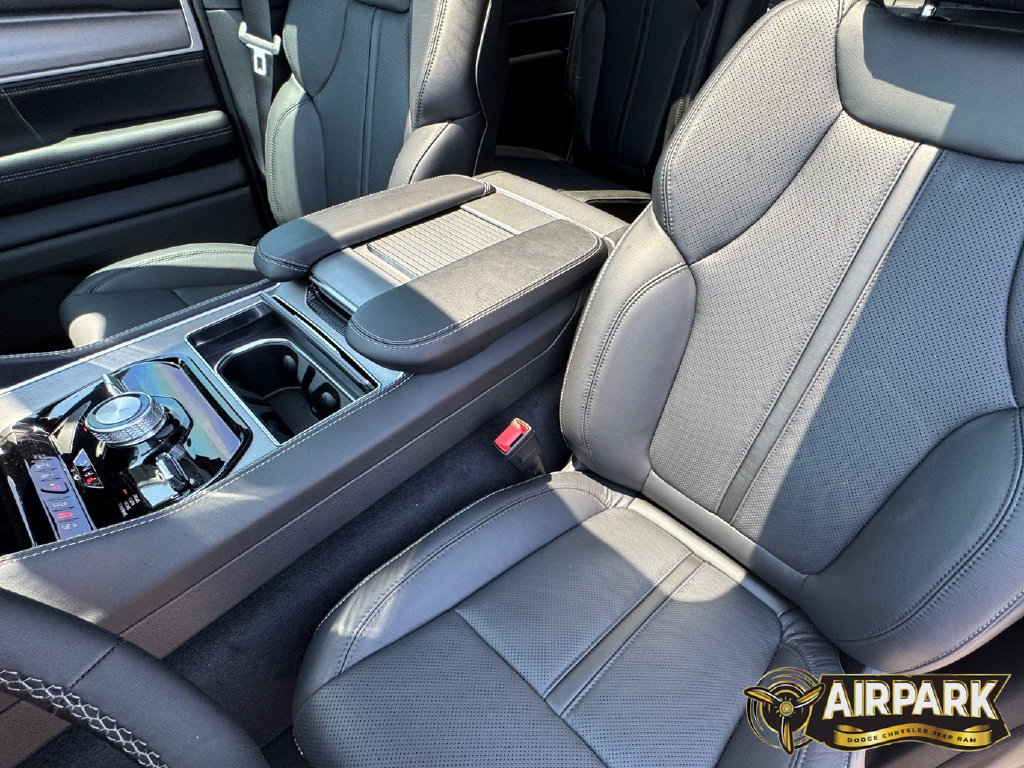 New 2026 Jeep Grand Wagoneer Limited AWD/4WD image 21
