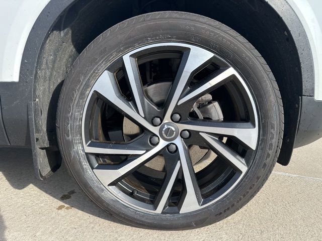 Used 2021 Volvo XC40 T5 R-Design w/ Climate Package image 10