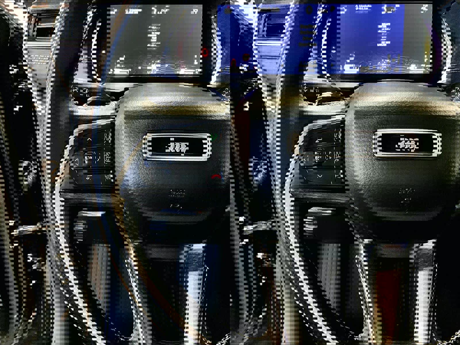 Used 2021 Jeep Grand Cherokee L Limited w/ Luxury Tech Group II image 24