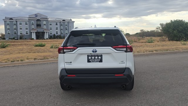 Used 2021 Toyota RAV4 LE AWD/4WD image 7