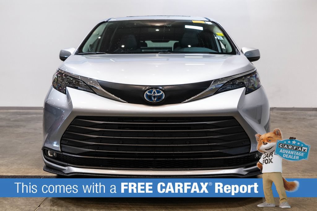 Certified 2025 Toyota Sienna XLE w/ XLE Plus Package FWD image 2