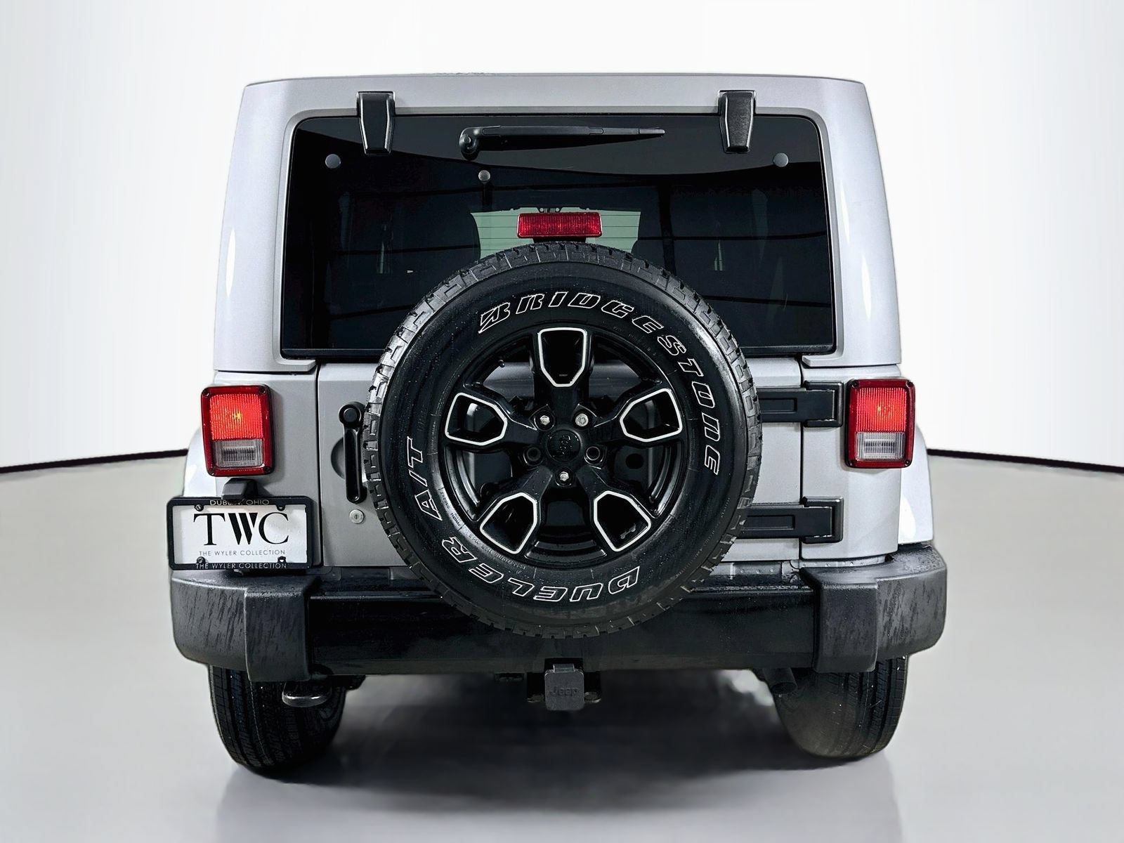 Used 2018 Jeep Wrangler Unlimited Sahara AWD/4WD image 6