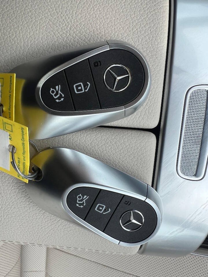 Used 2024 Mercedes-Benz CLE 300 4MATIC Coupe image 21