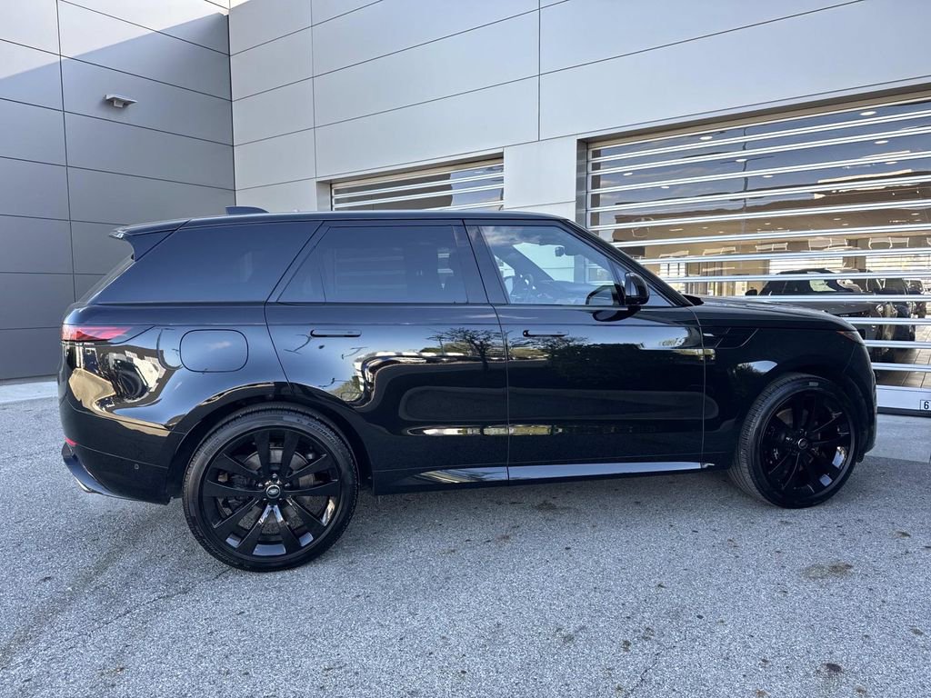 Certified 2025 Land Rover Range Rover Sport Dynamic SE AWD/4WD image 8