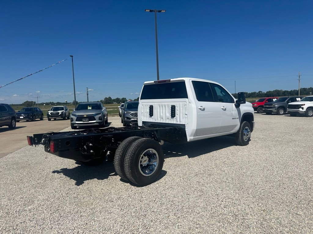 New 2026 Chevrolet Silverado 3500 LT image 3