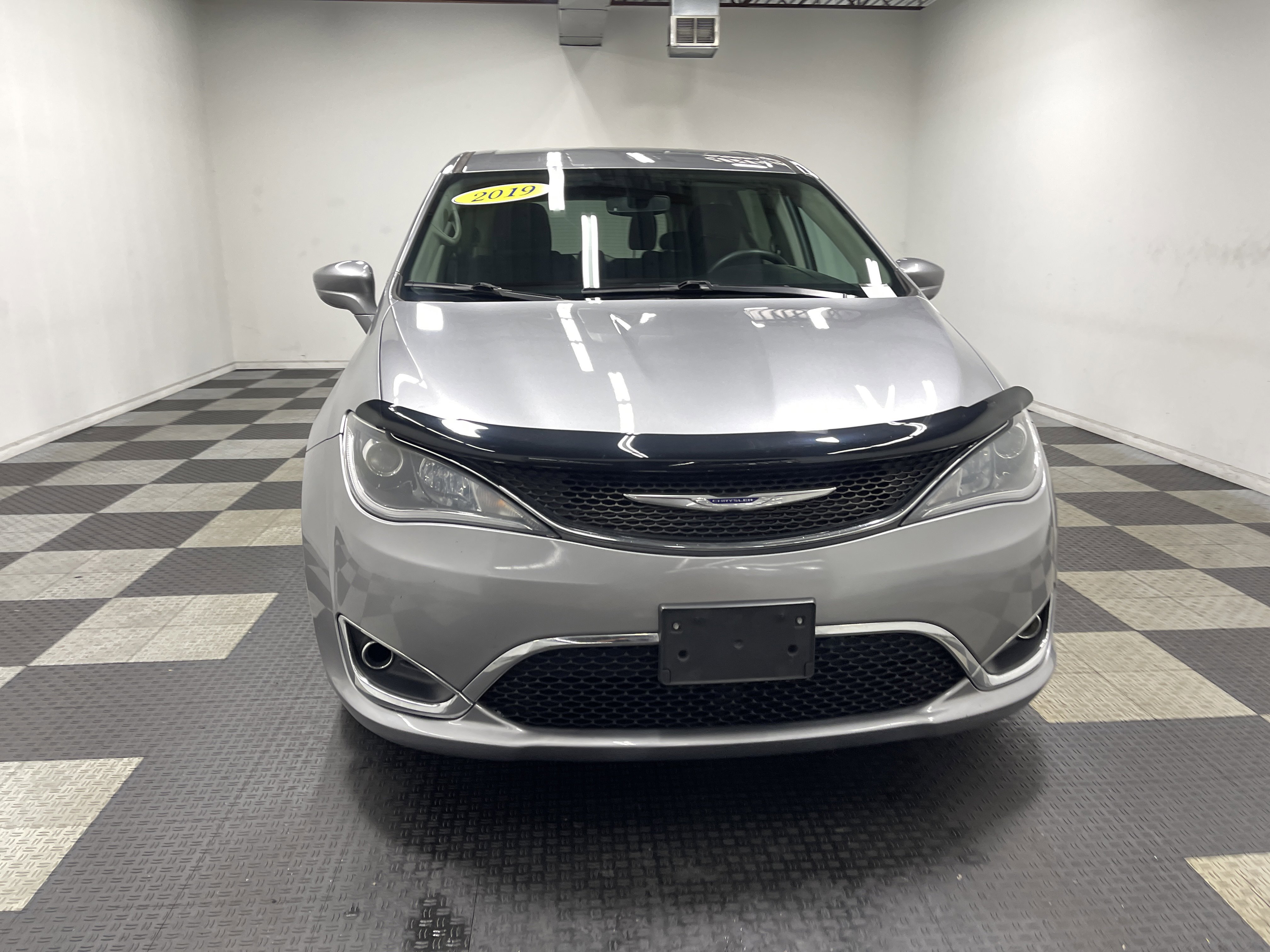 Used 2019 Chrysler Pacifica Touring Plus w/ Tire & Wheel Group image 7