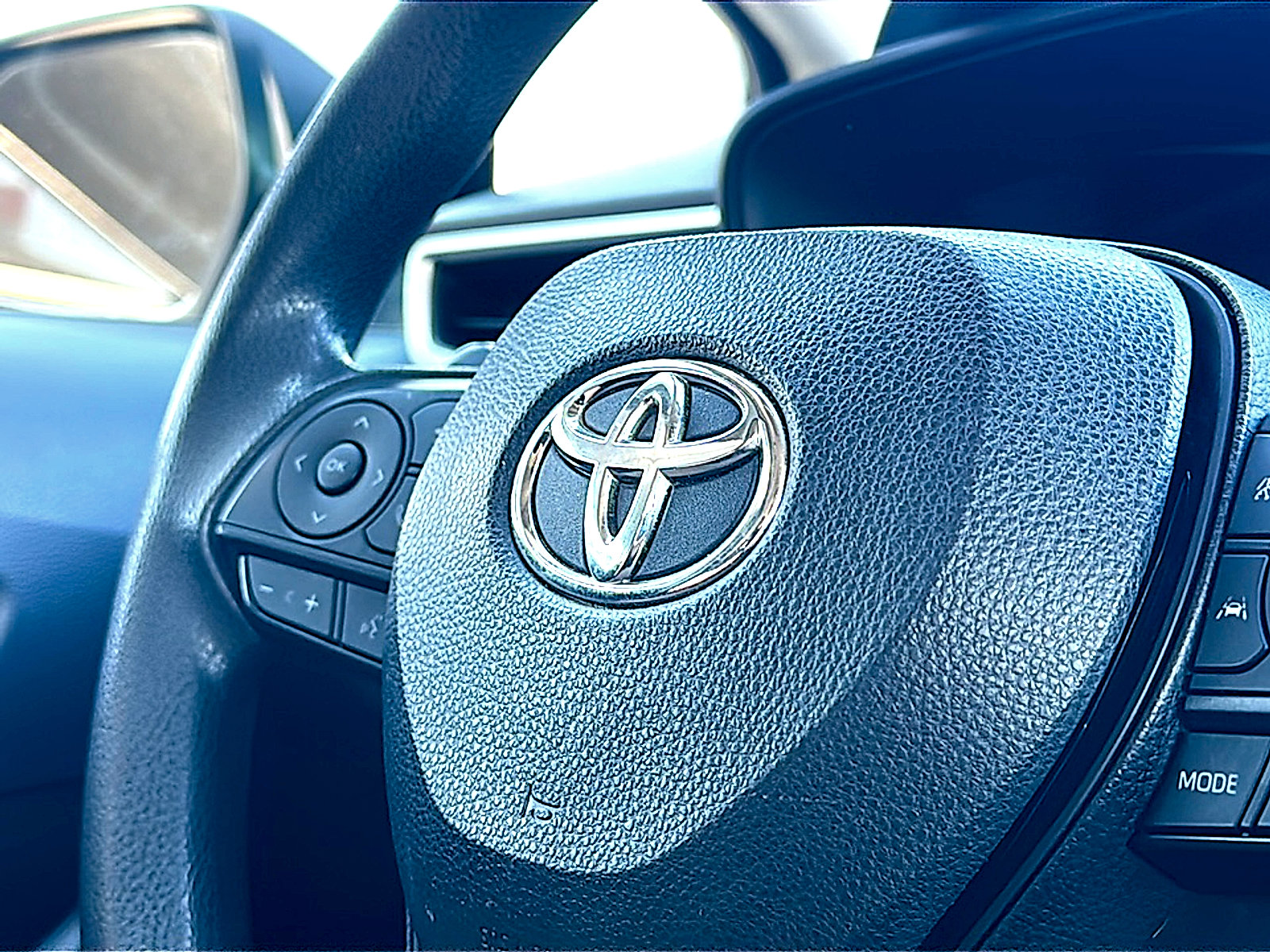 Used 2023 Toyota Corolla LE image 29