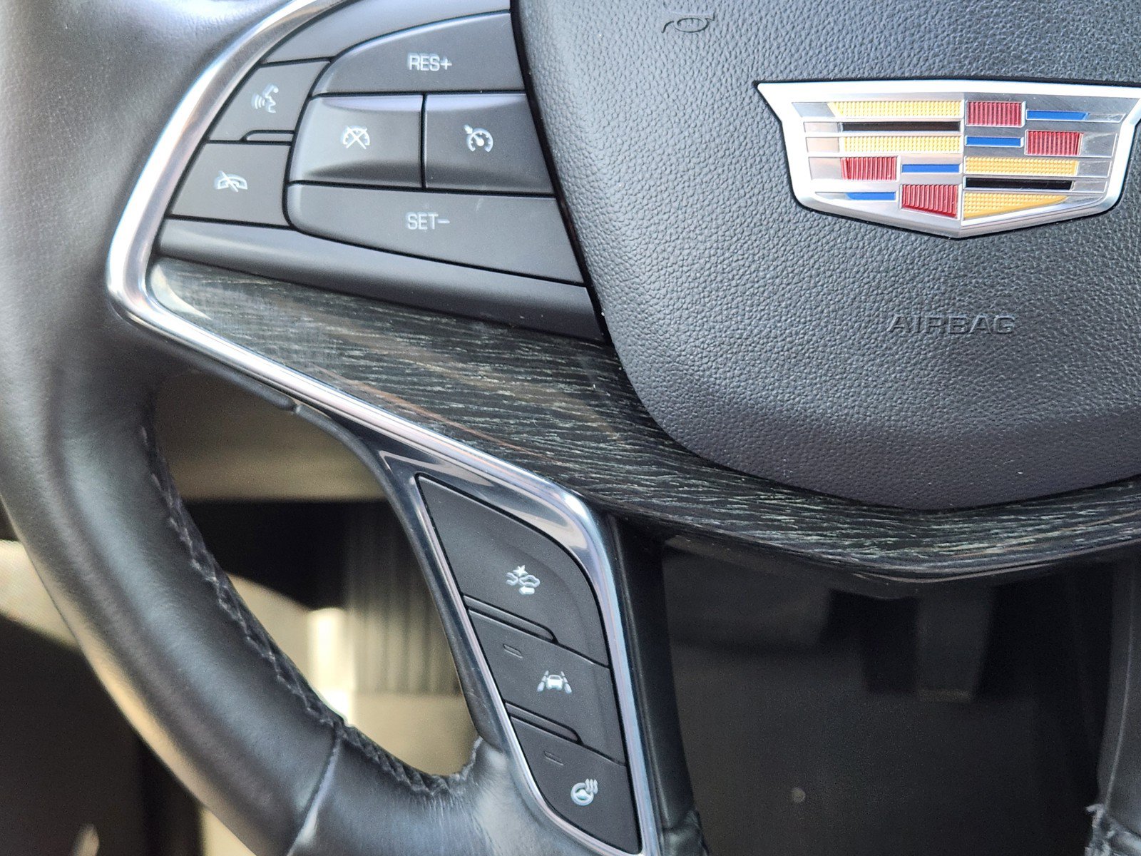 Used 2021 Cadillac XT5 Premium Luxury w/ LPO, Floor Liner Package FWD image 23