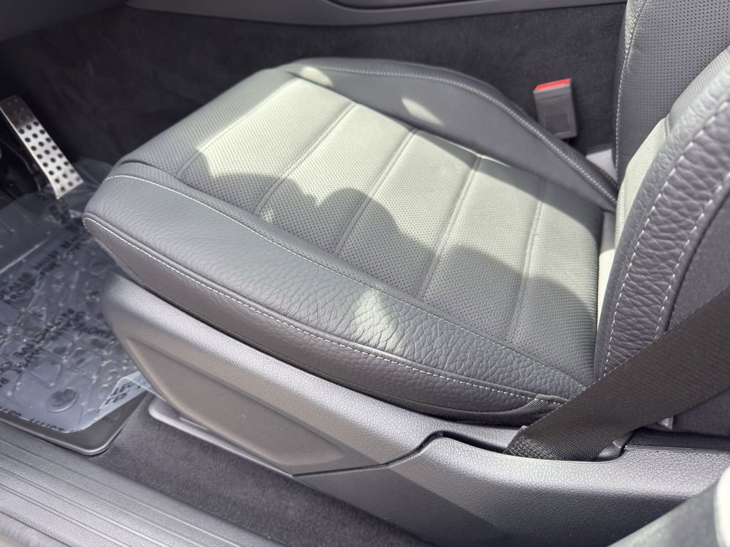 New 2026 Mercedes-Benz GLS 450 4MATIC image 16