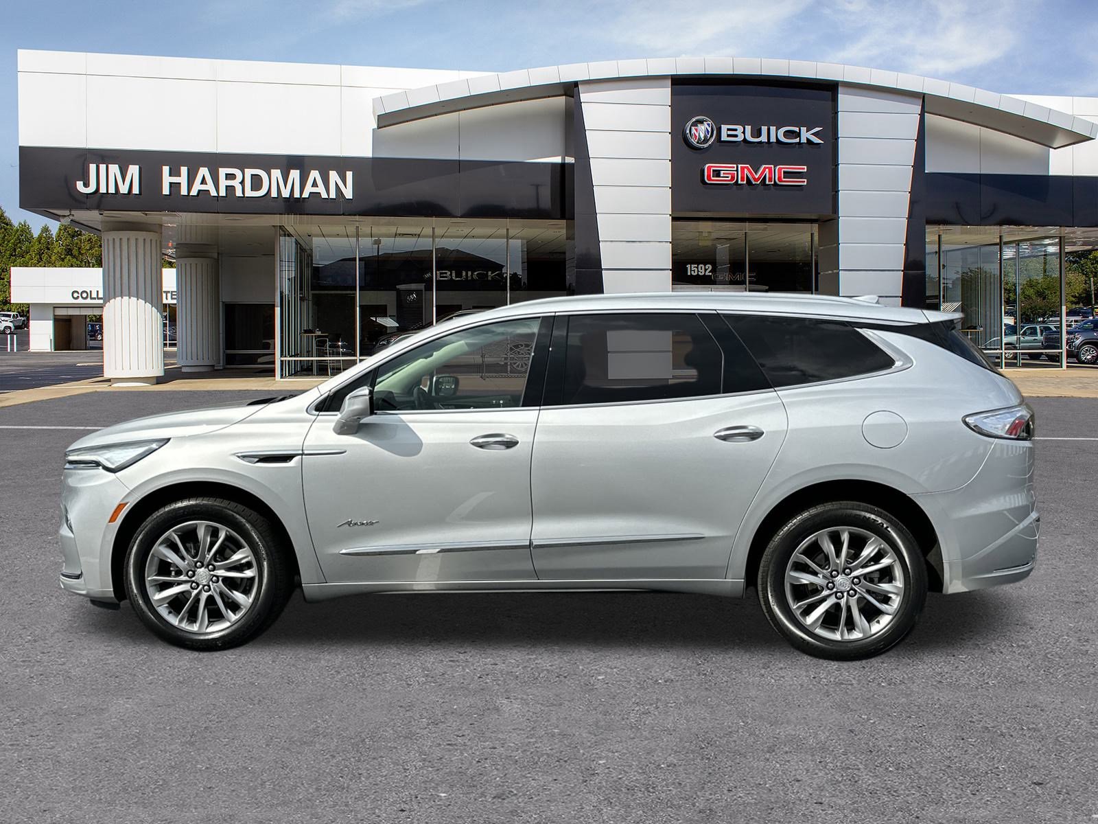 Used 2022 Buick Enclave Avenir w/ Avenir Technology Package image 4