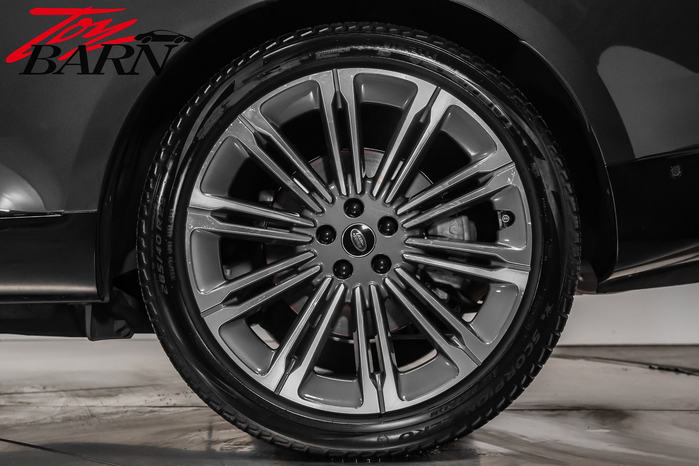 Used 2024 Land Rover Range Rover SE image 17