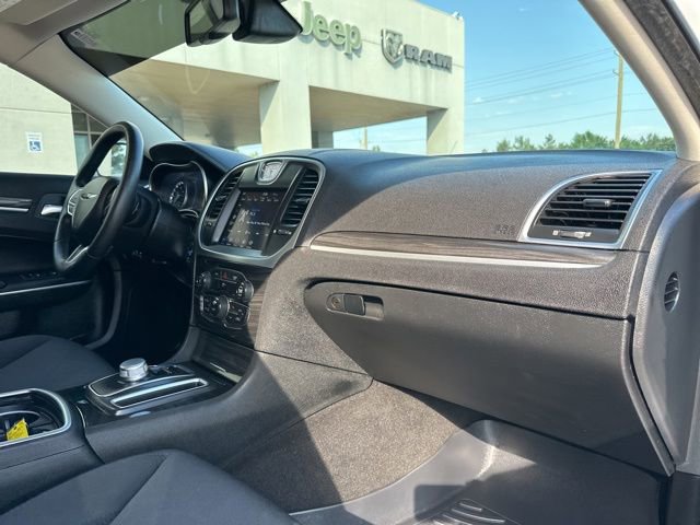 Certified 2021 Chrysler 300 Touring w/ Chrome Appearance Package RWD image 41
