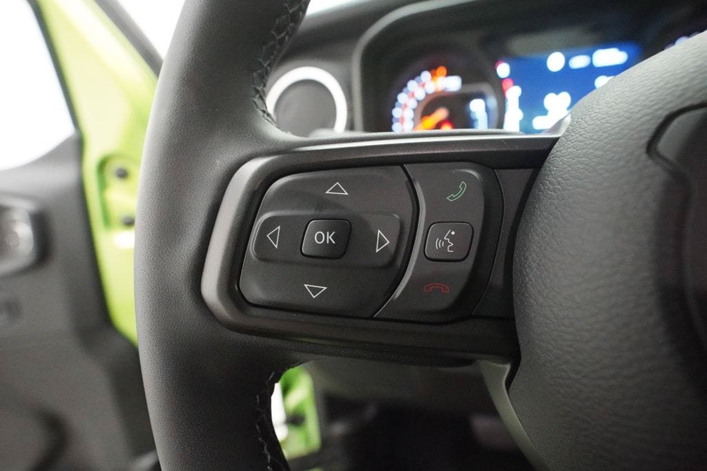 Used 2025 Jeep Gladiator Sport AWD/4WD image 17