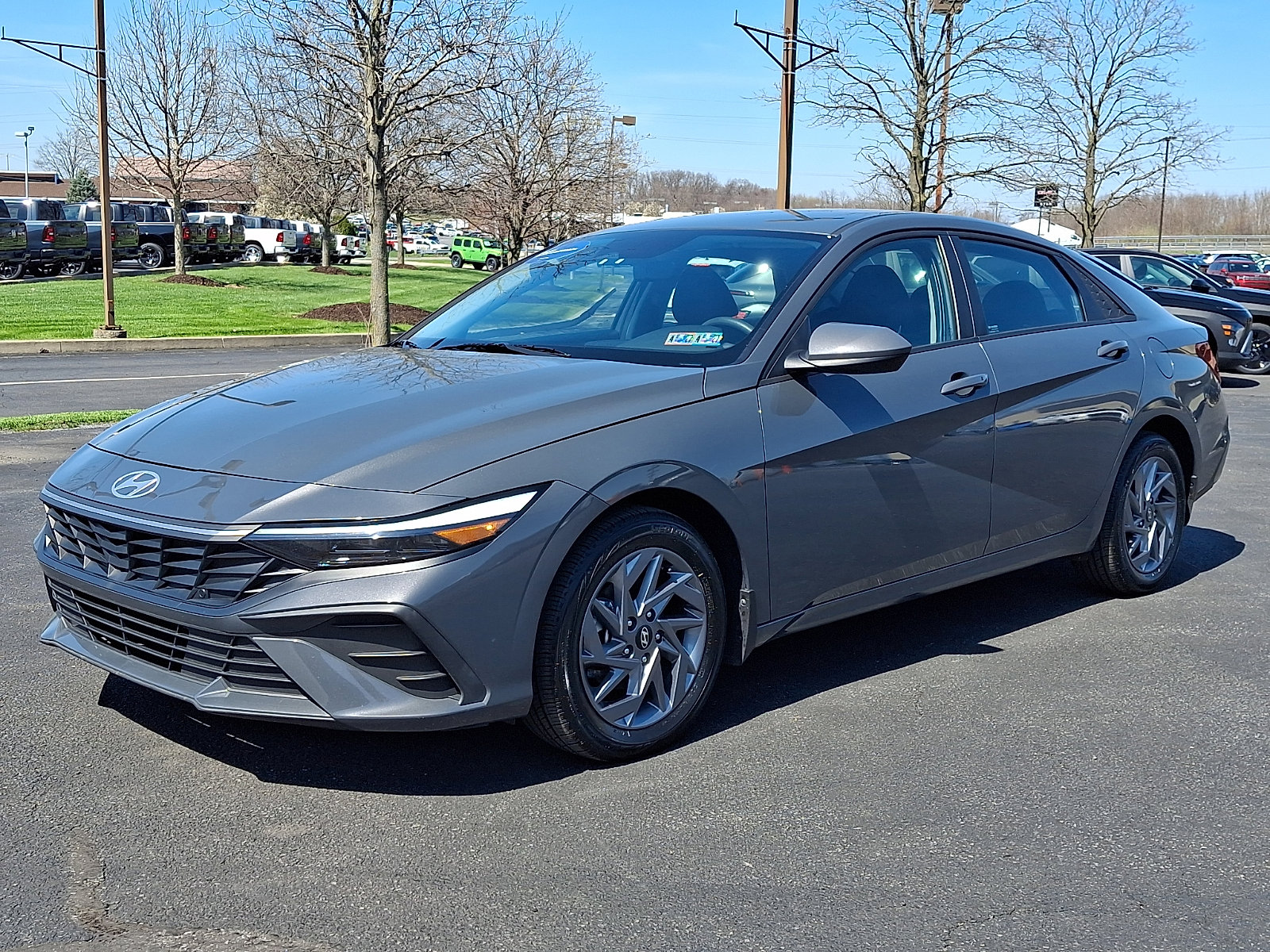 Used 2024 Hyundai Elantra SEL FWD image 3