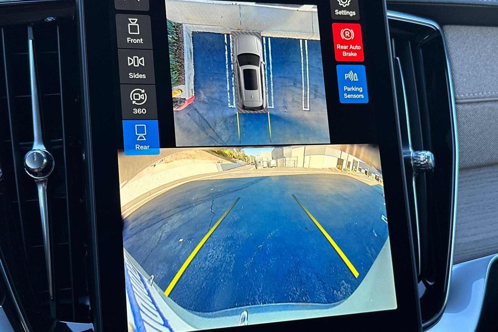 New 2026 Volvo XC90 B5 Plus AWD/4WD image 18
