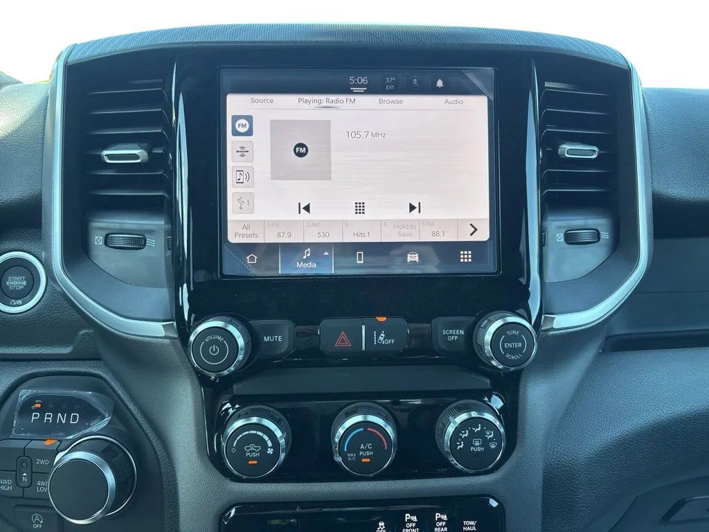 New 2026 RAM 1500 Express AWD/4WD image 17