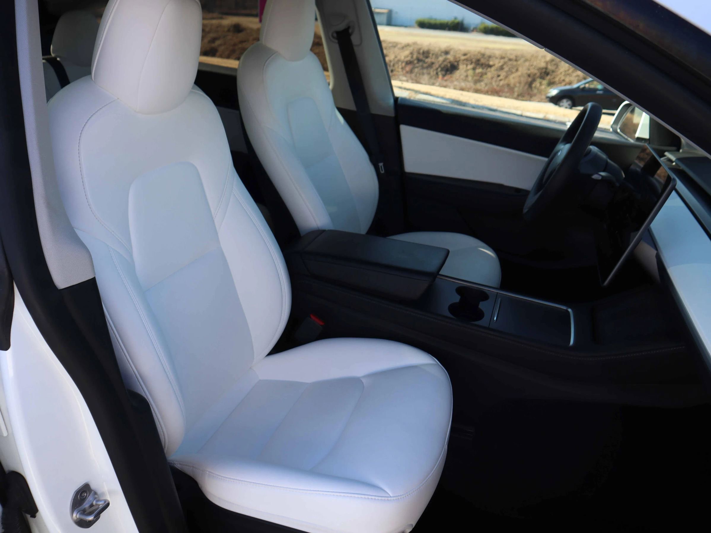 Used 2022 Tesla Model Y Long Range image 6