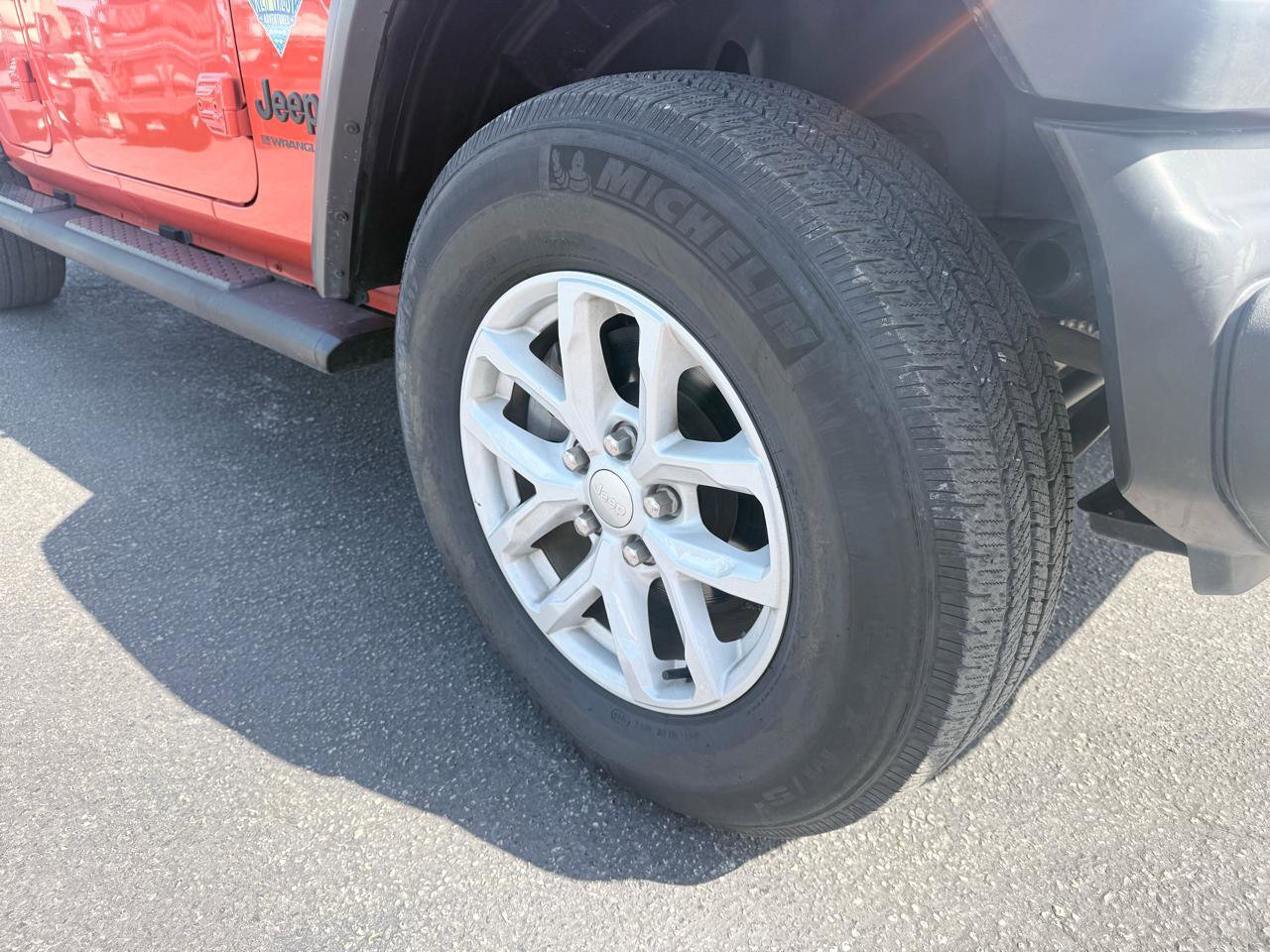 Used 2023 Jeep Wrangler Unlimited Sport image 9