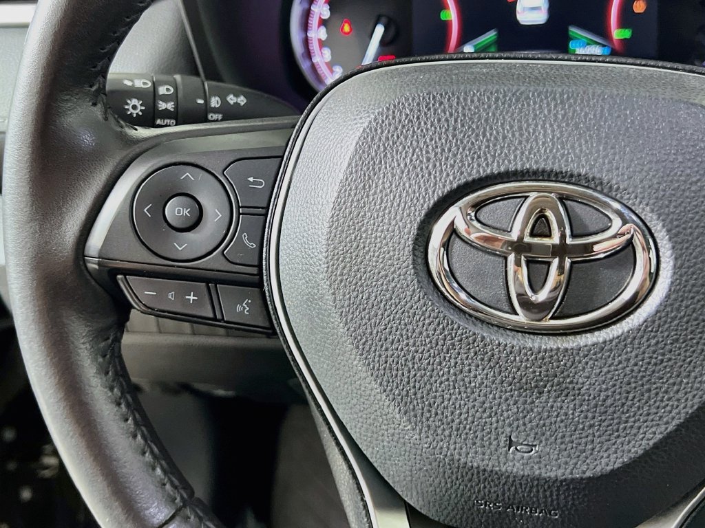 Used 2025 Toyota RAV4 XLE Premium FWD image 16