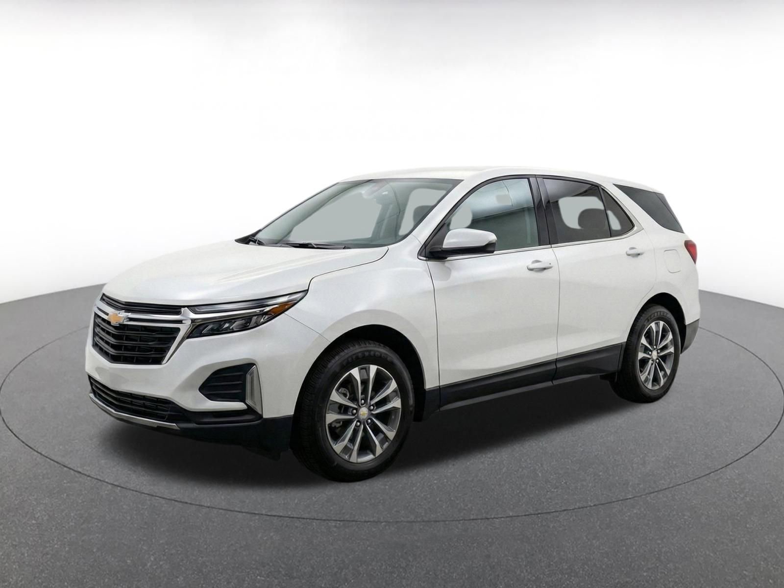 Used 2025 Chevrolet Equinox LT FWD image 3
