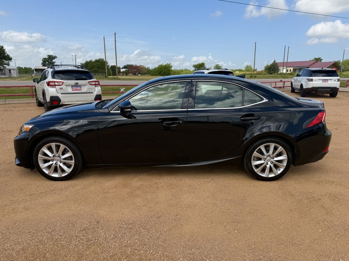 Used 2016 Lexus IS 200t RWD image 11