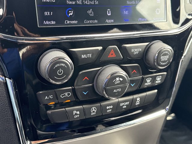 Used 2020 Jeep Grand Cherokee Limited w/ Premium Lighting Group AWD/4WD image 19