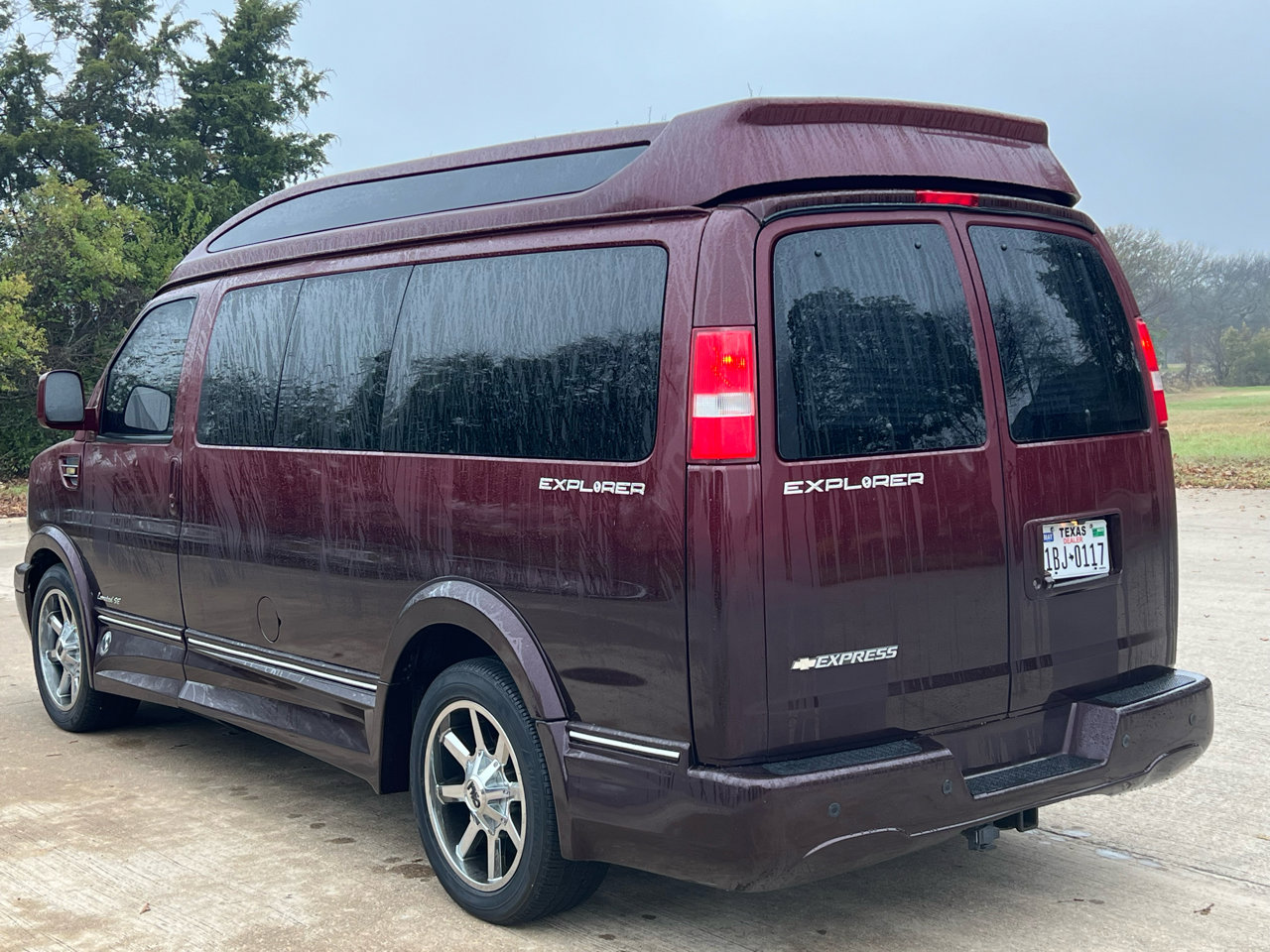 Used 2017 Chevrolet Express 2500 image 7