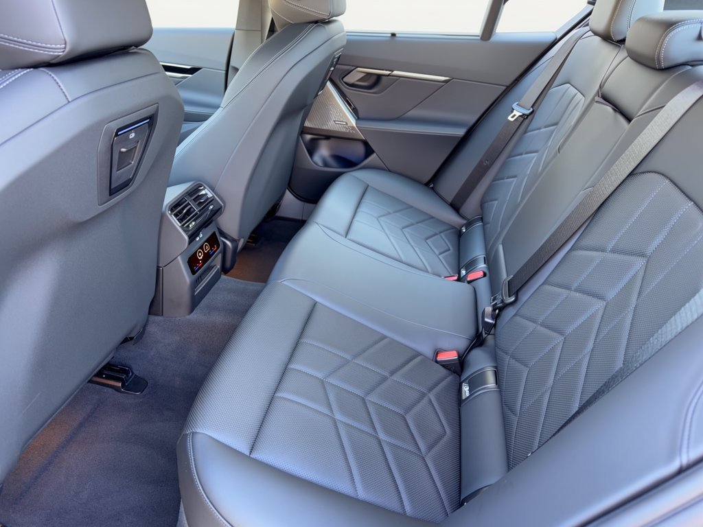 Certified 2026 BMW 530i RWD image 25