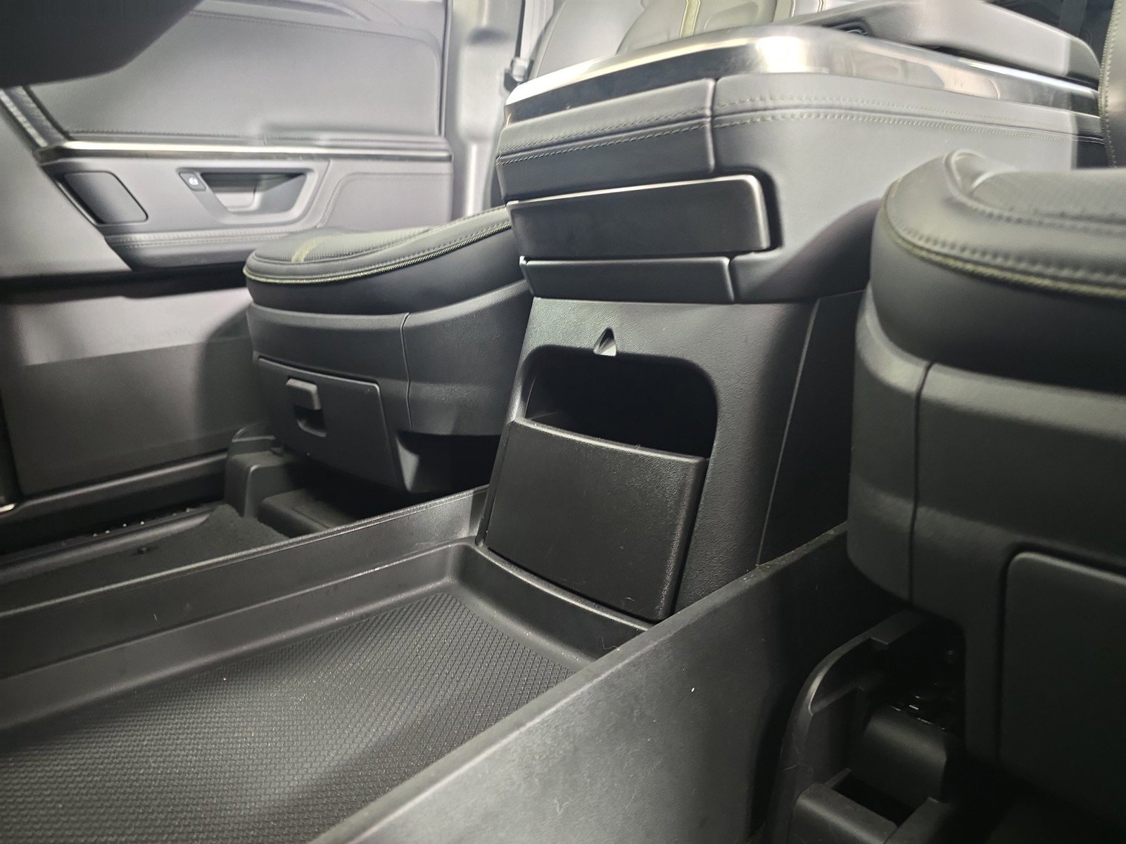 Used 2025 Rivian R1T Adventure AWD/4WD image 31