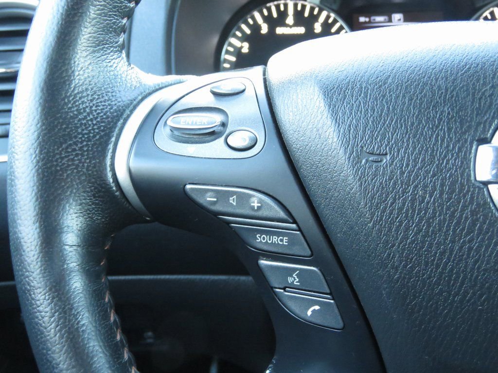 Used 2020 Nissan Pathfinder SL image 25