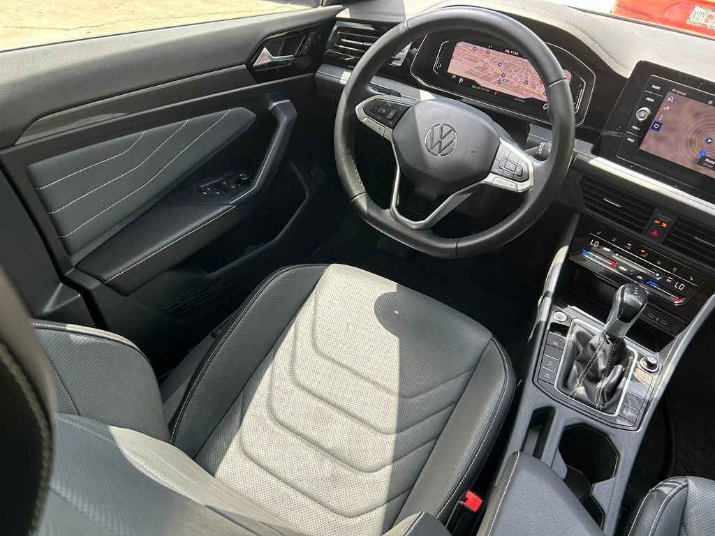 Used 2025 Volkswagen Jetta SEL FWD image 9