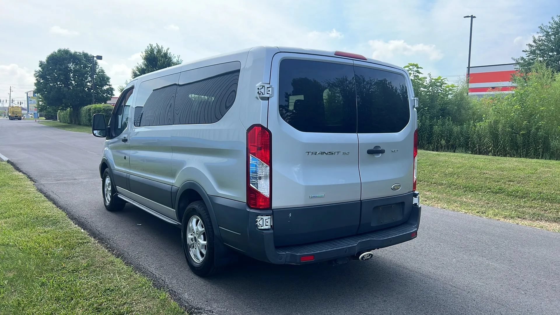 Used 2015 Ford Transit 150 XLT RWD image 7