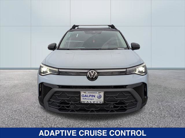 New 2025 Volkswagen Taos SE image 8