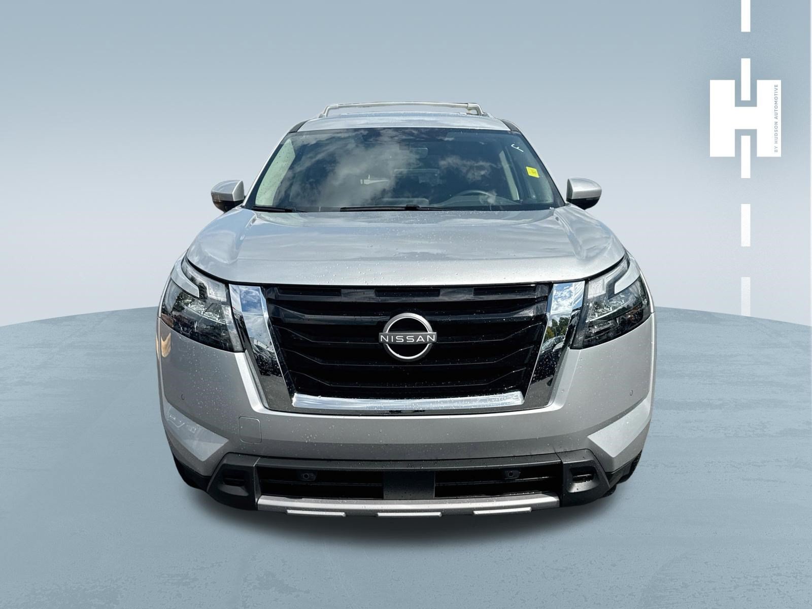 Used 2025 Nissan Pathfinder SL FWD image 2