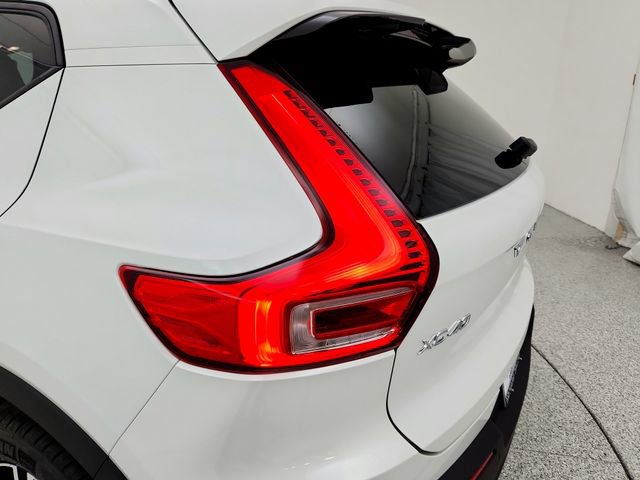 New 2026 Volvo XC40 B5 Core w/ Climate Package image 34