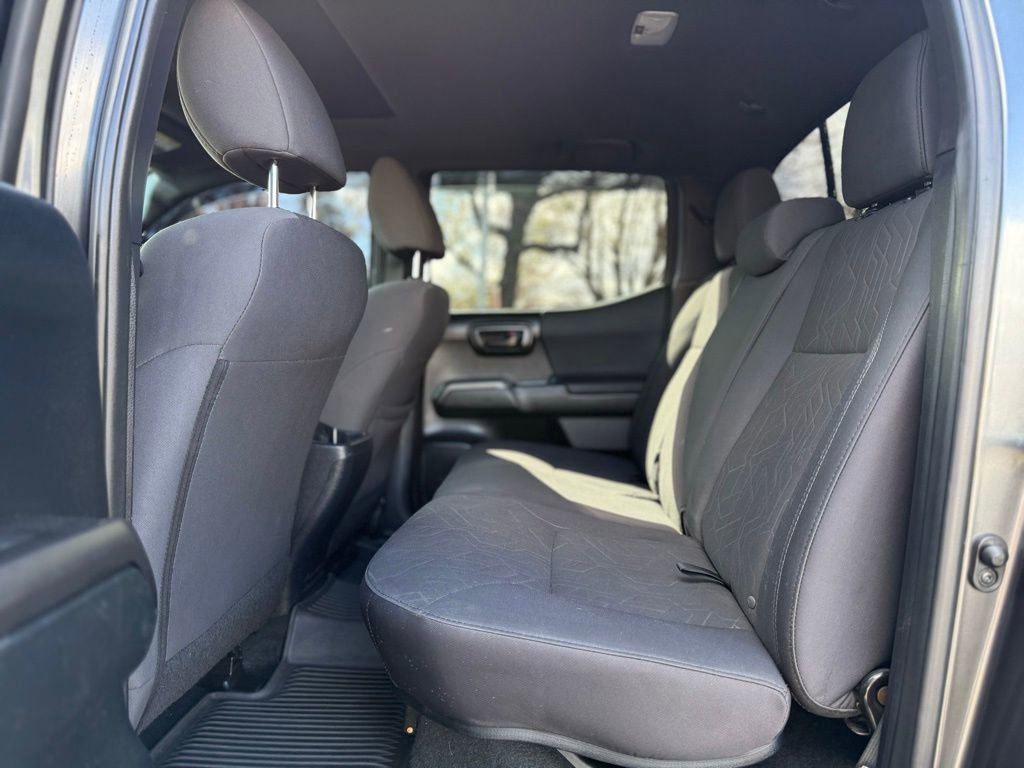 Used 2016 Toyota Tacoma TRD Off-Road image 16