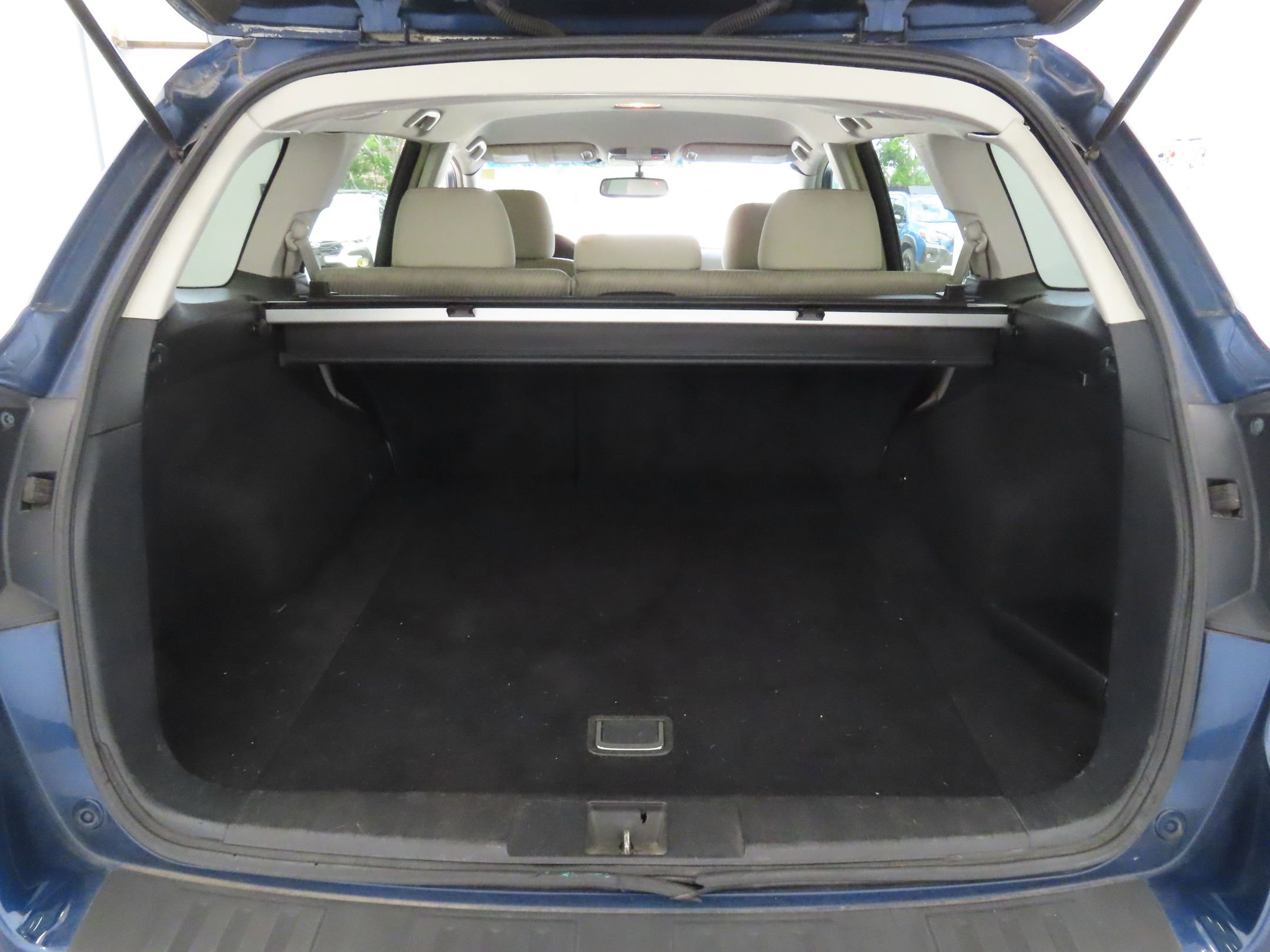 Used 2011 Subaru Outback 2.5i Premium AWD/4WD image 21
