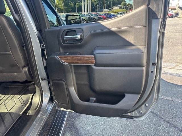 Used 2019 Chevrolet Silverado 1500 High Country w/ Technology Package AWD/4WD image 40