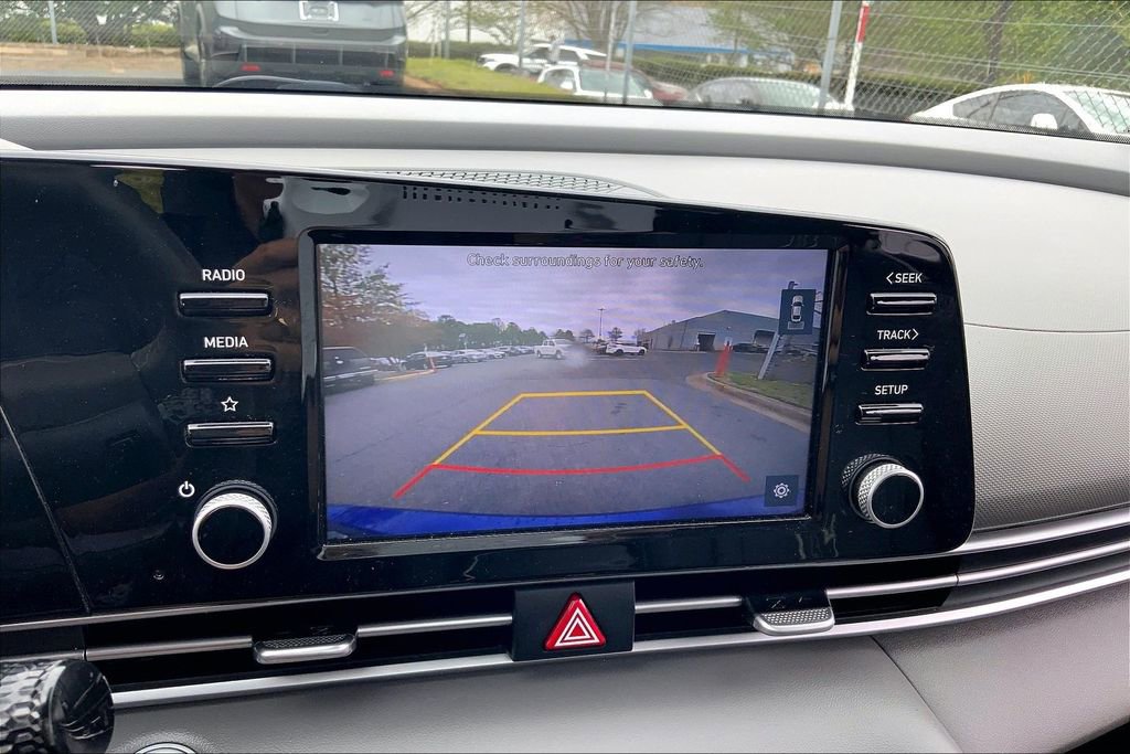 Used 2021 Hyundai Elantra SEL w/ Convenience + Premium Package image 11