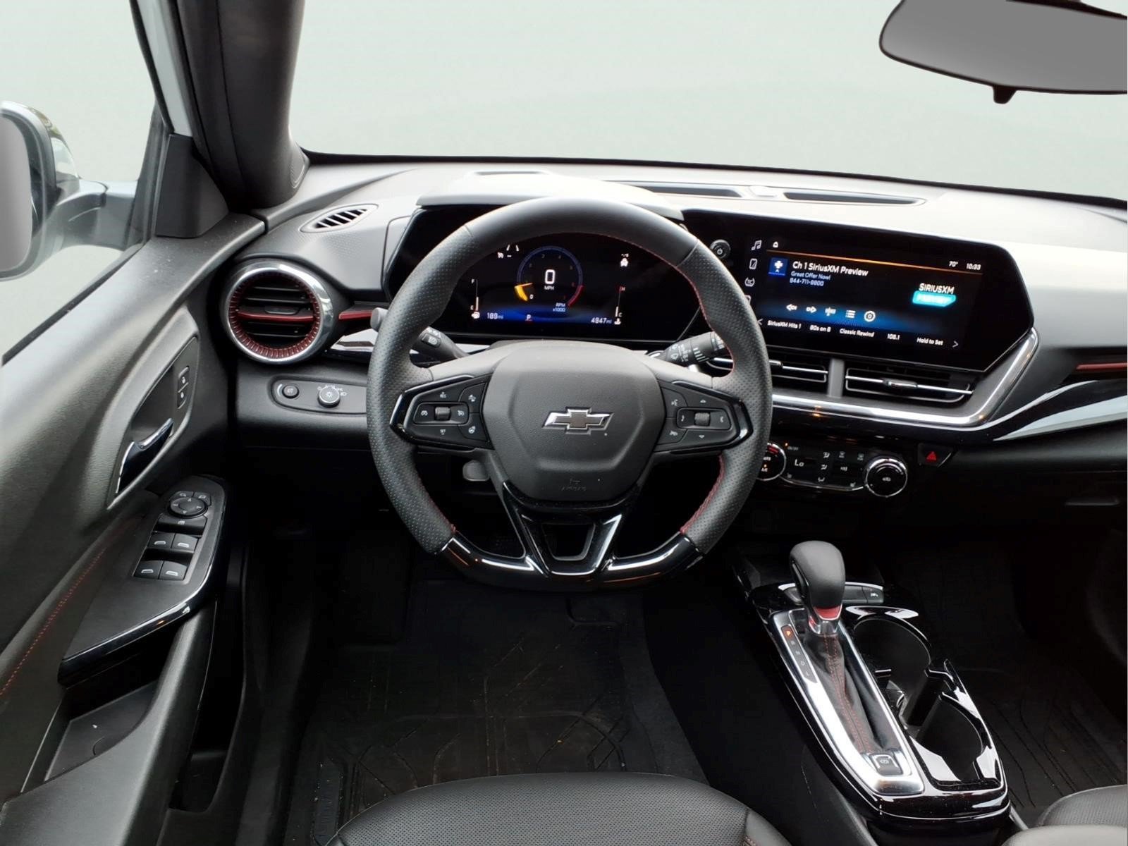 Used 2025 Chevrolet Trax RS w/ Sunroof Package FWD image 7