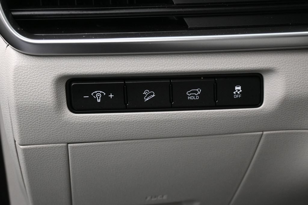 Used 2025 Kia Telluride S FWD image 16