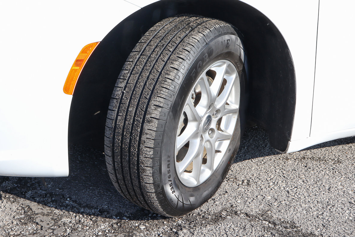 Used 2023 Chrysler Pacifica Touring-L image 17