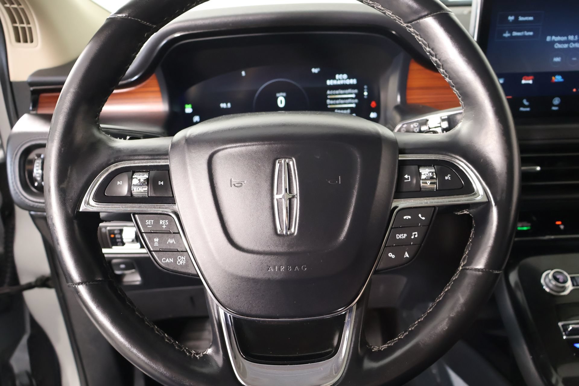 Used 2023 Lincoln Nautilus Reserve w/ Equipment Group 202A AWD/4WD image 3