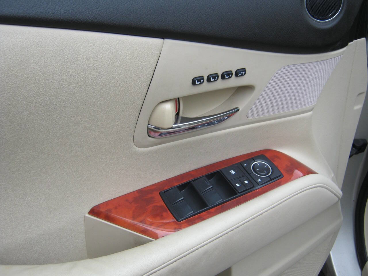 Used 2012 Lexus RX 350 FWD w/ Premium Pkg image 13