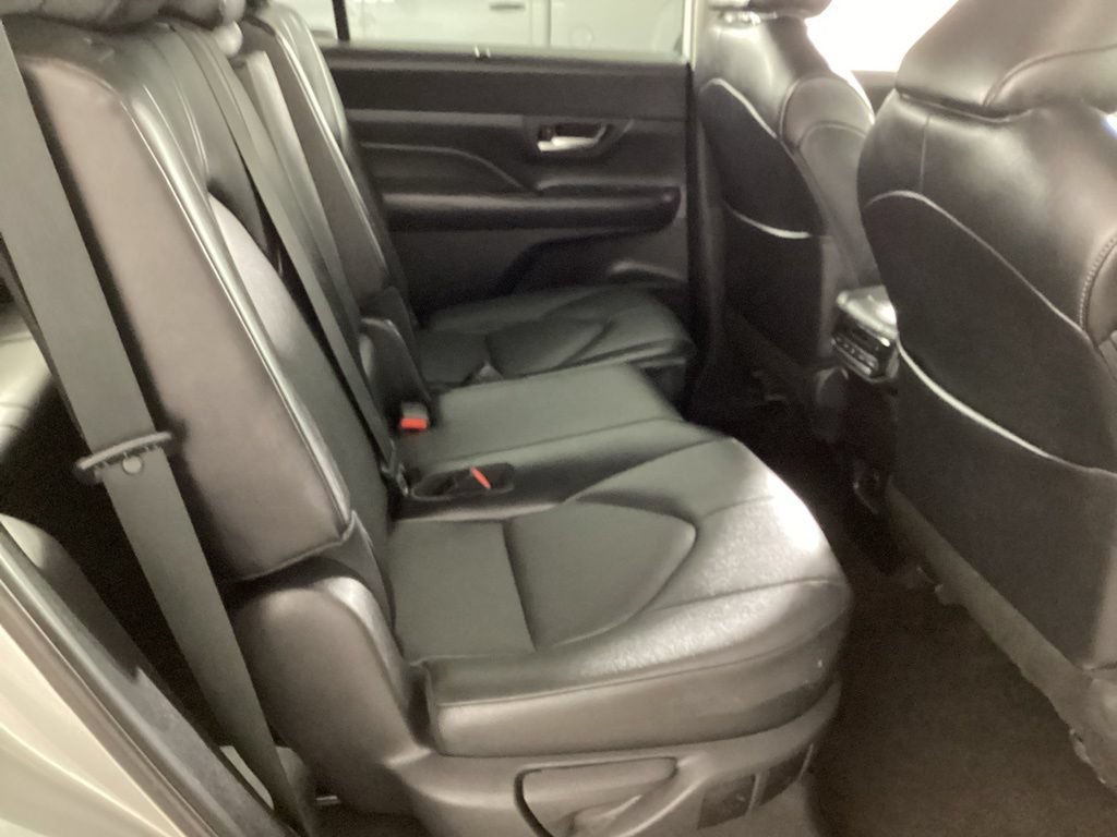 Used 2024 Toyota Grand Highlander AWD image 25