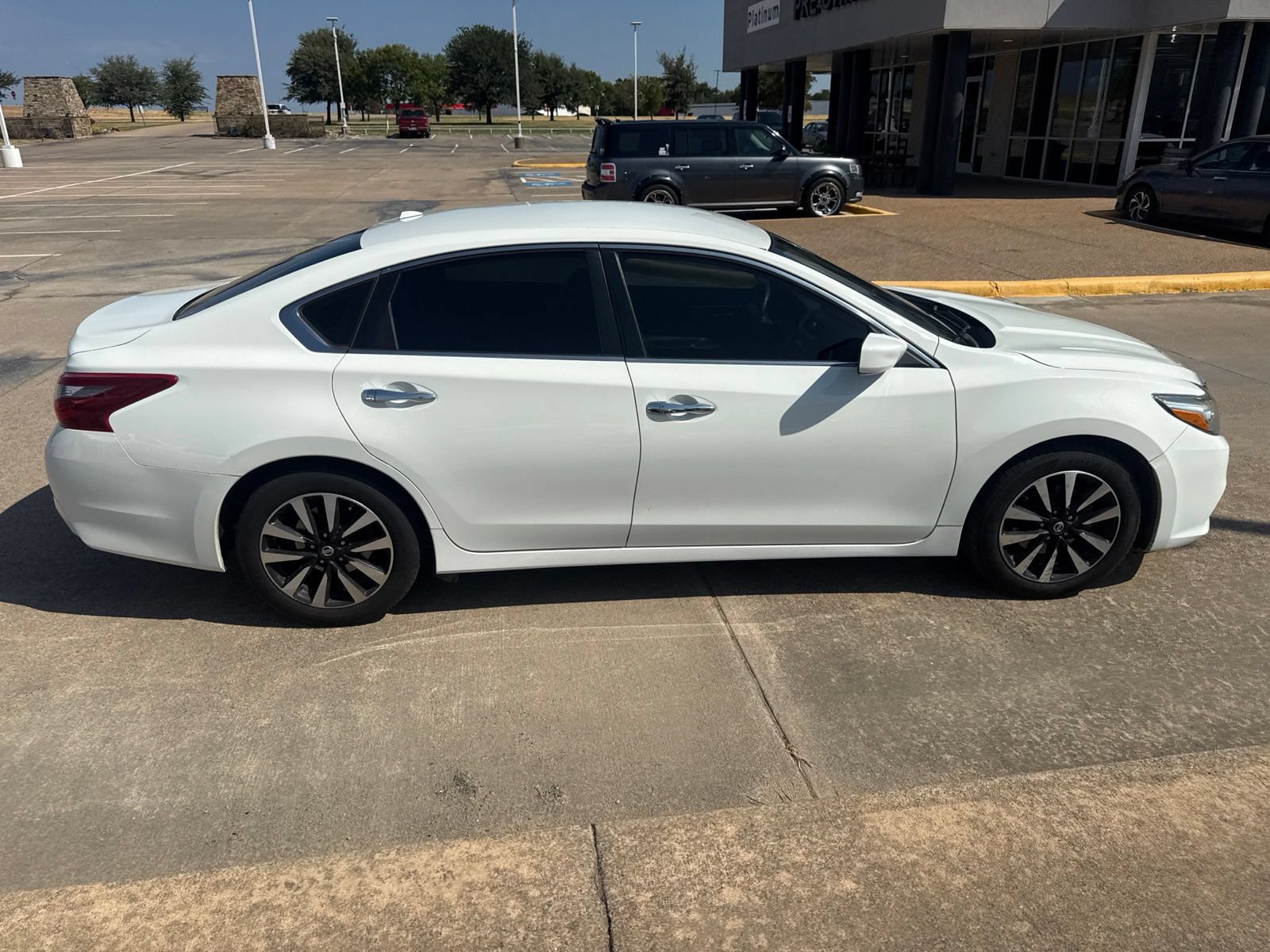 Used 2018 Nissan Altima 2.5 SV FWD image 5
