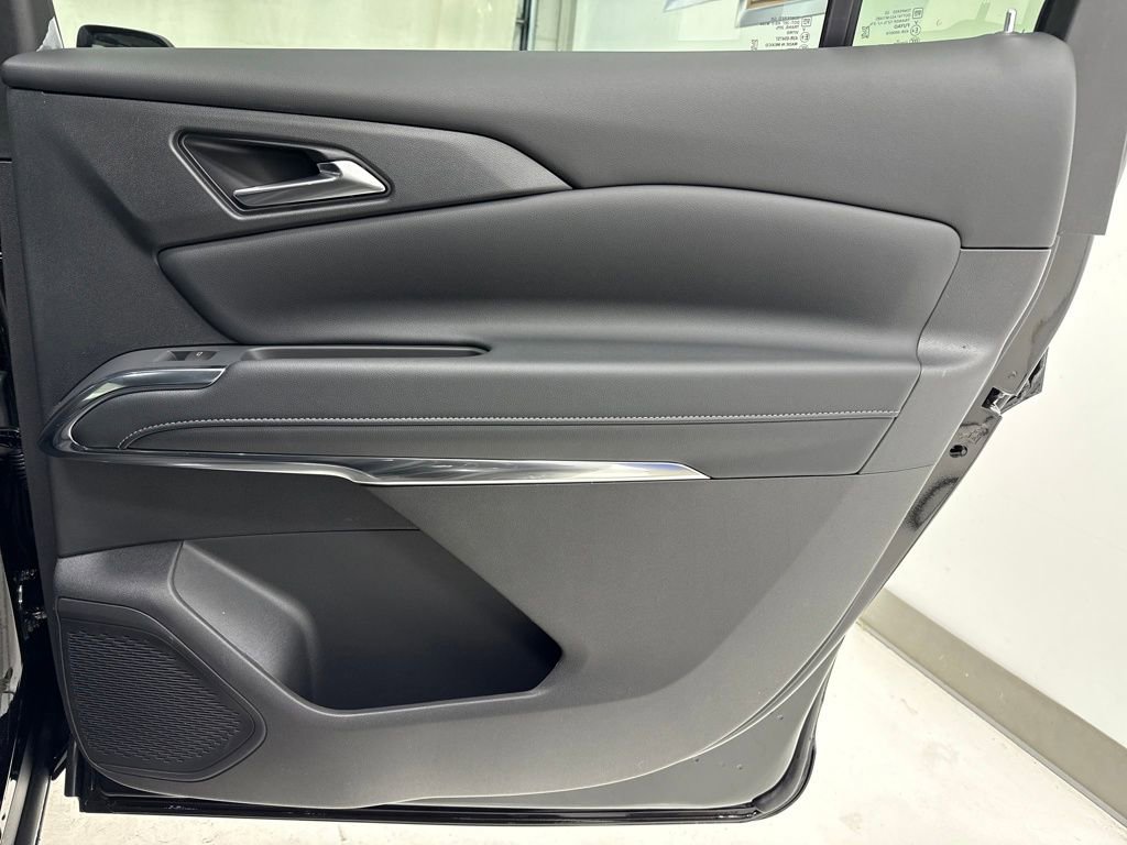 New 2026 Chevrolet Traverse LT w/ Midnight/Sport Edition image 11