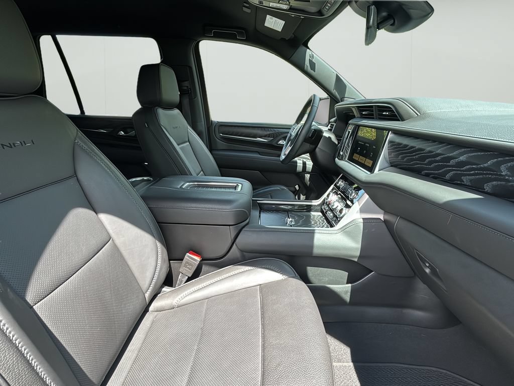 Used 2024 GMC Yukon Denali AWD/4WD image 40