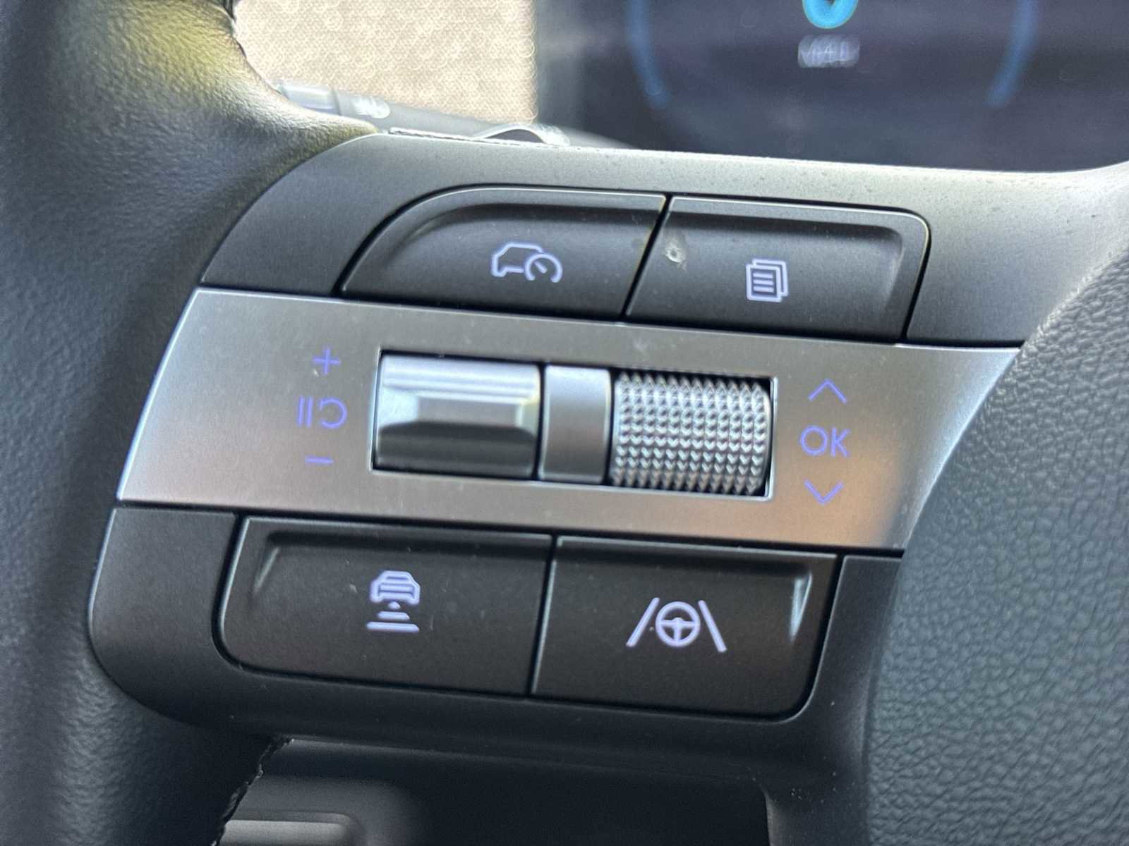 Used 2024 Hyundai Kona SEL FWD image 28